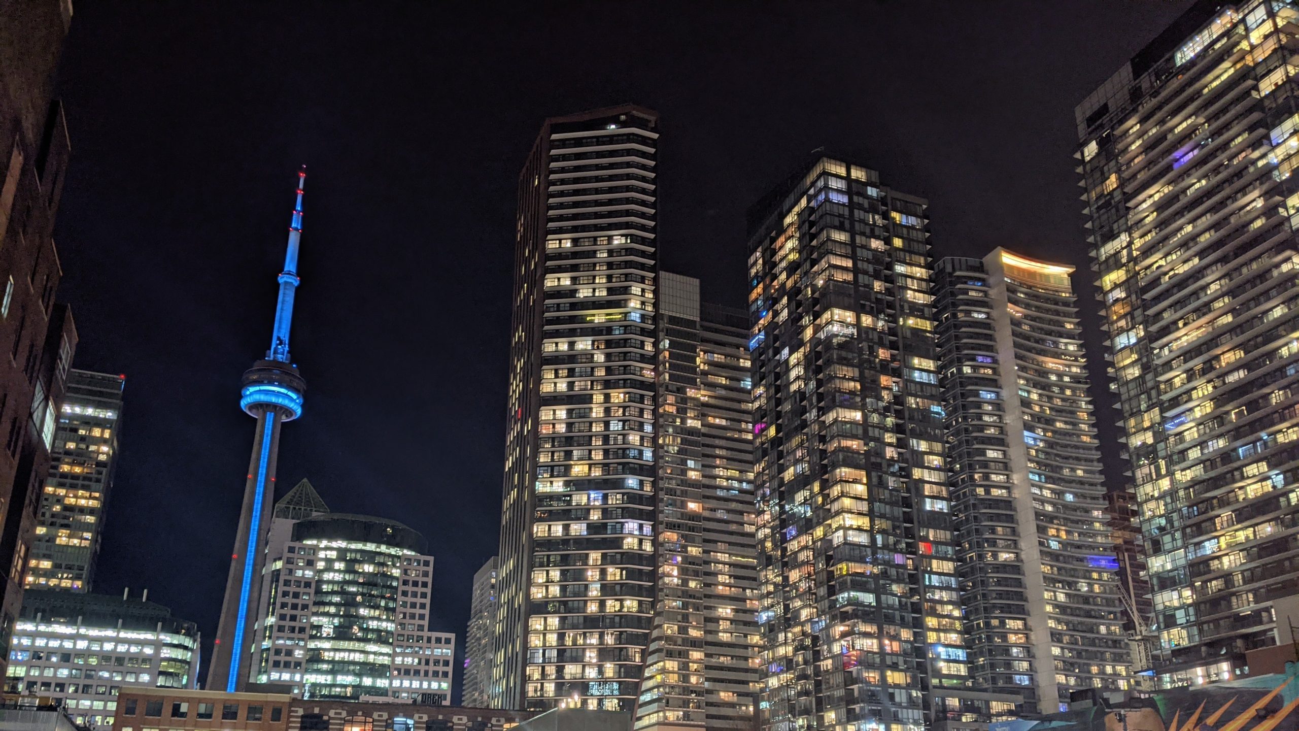 Iconic buildings and landmarks Go Blue for antimicrobial resistance throughout Canada